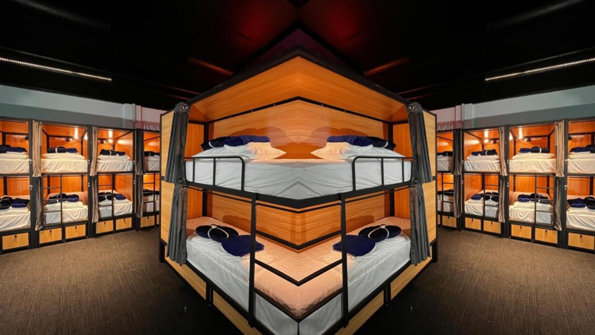 Capsuleaccom Hostel Гоулд Коуст Екстериор снимка